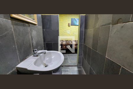 Casa para alugar com 379m², 3 quartos e 4 vagas Casa para alugar com 379m², 3 quartos e 4 vagasBanheiro Quarto 3 suíte