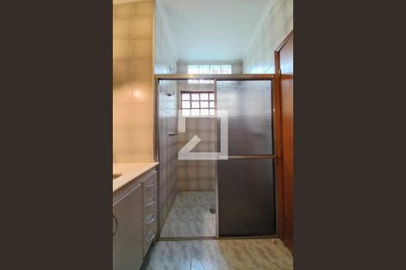Casa à venda com 169m², 2 quartos e 3 vagasBanheiro
