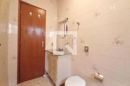 Casa à venda com 169m², 2 quartos e 3 vagasBanheiro da Suíte