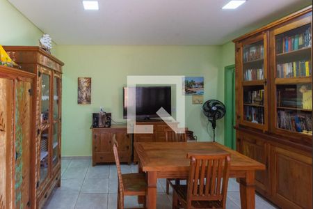 Casa à venda com 158m², 4 quartos e 2 vagas Casa à venda com 158m², 4 quartos e 2 vagasCasa 2 - Sala