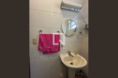 Casa para alugar com 150m², 3 quartos e 4 vagasBanheiro 2