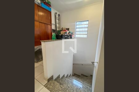 Casa para alugar com 150m², 3 quartos e 4 vagasEscada