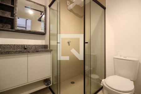 Banheiro de kitnet/studio para alugar com 1 quarto, 25m² em Pinheiros, São Paulo