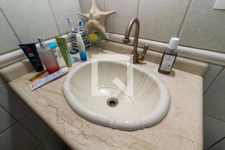 Casa à venda com 205m², 3 quartos e 2 vagasBanheiro 2