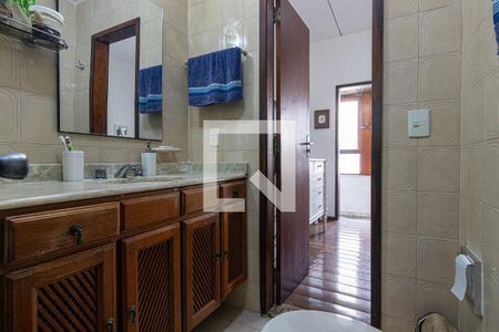 Apartamento à venda com 140m², 4 quartos e 1 vagaBanheiro Suite