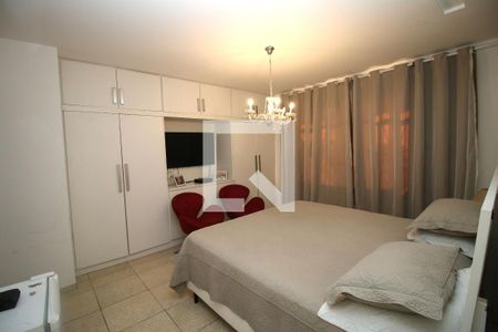 Casa à venda com 700m², 4 quartos e 8 vagasQuarto 3 - Suíte