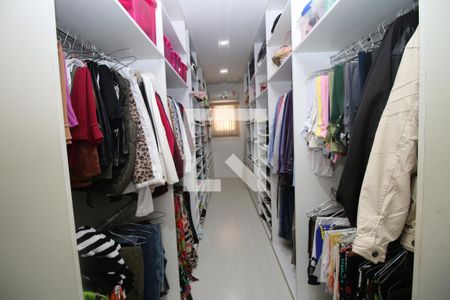 Casa à venda com 700m², 4 quartos e 8 vagasCloset da Suíte 3