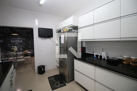 Casa à venda com 700m², 4 quartos e 8 vagasCozinha
