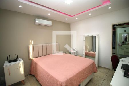 Casa à venda com 700m², 4 quartos e 8 vagasQuarto 4 - Suíte