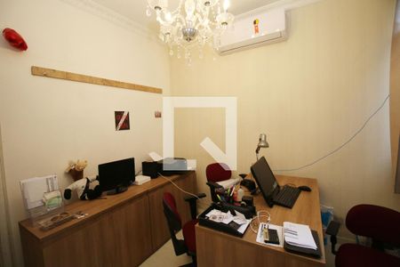 Quarto 1 de casa à venda com 4 quartos, 700m² em Brás de Pina, Rio de Janeiro