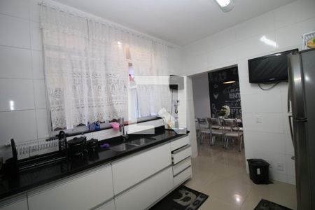 Casa à venda com 700m², 4 quartos e 8 vagasCozinha