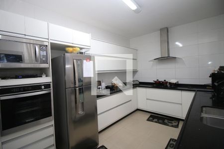 Casa à venda com 700m², 4 quartos e 8 vagasCozinha