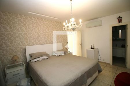 Casa à venda com 700m², 4 quartos e 8 vagasQuarto 3 - Suíte