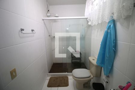 Casa à venda com 700m², 4 quartos e 8 vagasBanheira da Suíte 4