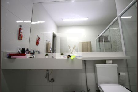 Casa à venda com 700m², 4 quartos e 8 vagasBanheiro Social