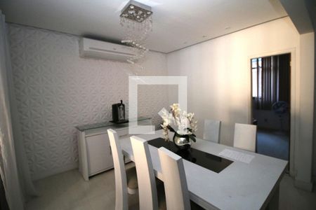 Sala de Jantar de casa à venda com 4 quartos, 700m² em Brás de Pina, Rio de Janeiro