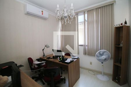 Quarto 1 de casa à venda com 4 quartos, 700m² em Brás de Pina, Rio de Janeiro