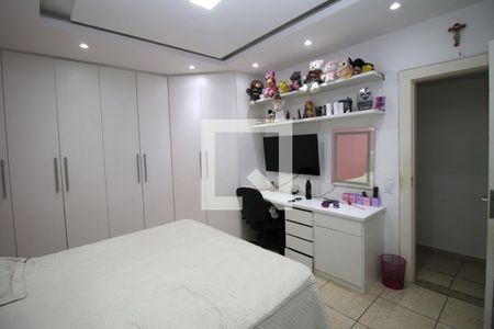 Casa à venda com 700m², 4 quartos e 8 vagasQuarto 2 - Suíte