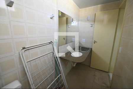 Banheiro de kitnet/studio à venda com 1 quarto, 23m² em Setor Central, Goiânia