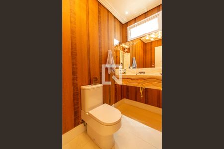 Casa de condomínio à venda com 464m², 4 quartos e 4 vagas Casa de condomínio à venda com 464m², 4 quartos e 4 vagasLavabo