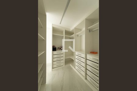 Apartamento à venda com 168m², 3 quartos e 3 vagasCloset da suíte 3