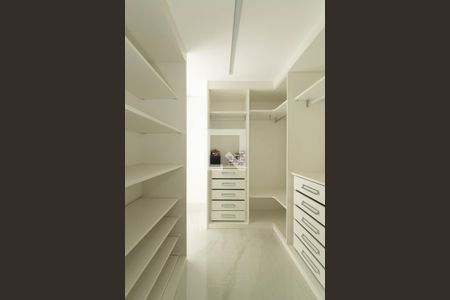 Apartamento à venda com 168m², 3 quartos e 3 vagasCloset da suíte 3