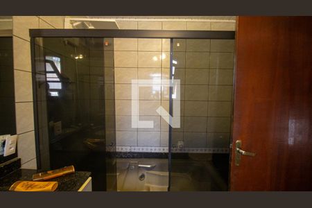 Casa à venda com 344m², 4 quartos e 4 vagasBanheiro da Suíte 1