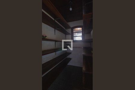 Casa à venda com 344m², 4 quartos e 4 vagasDespensa