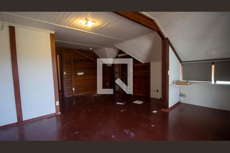 Casa à venda com 344m², 4 quartos e 4 vagasSuíte 1