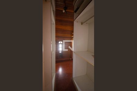 Casa à venda com 344m², 4 quartos e 4 vagasCloset da Suíte 1