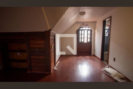 Casa à venda com 344m², 4 quartos e 4 vagasSuíte 2