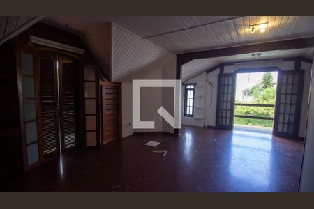 Casa à venda com 344m², 4 quartos e 4 vagasSuíte 1