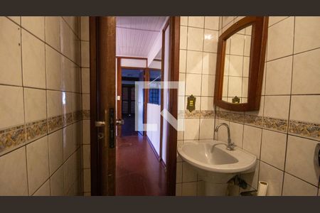 Casa à venda com 344m², 4 quartos e 4 vagasBanheiro Social