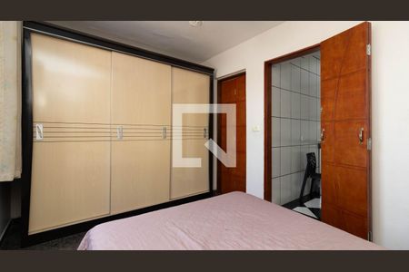 Casa à venda com 420m², 8 quartos e 3 vagas Casa à venda com 420m², 8 quartos e 3 vagasQuarto 2