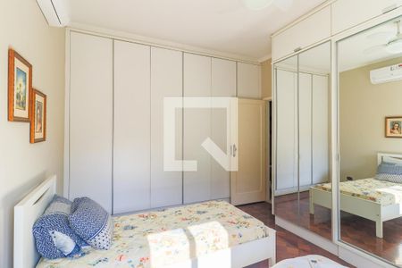 Casa para alugar com 690m², 4 quartos e 8 vagas Casa para alugar com 690m², 4 quartos e 8 vagasQuarto 1