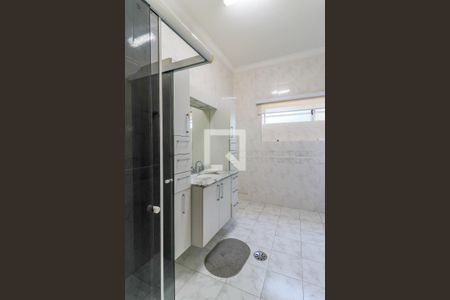 Casa para alugar com 690m², 4 quartos e 8 vagas Casa para alugar com 690m², 4 quartos e 8 vagasBanheiro 1