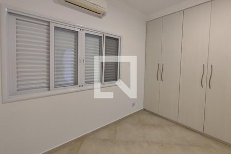 Casa de condomínio à venda com 360m², 5 quartos e 2 vagas Casa de condomínio à venda com 360m², 5 quartos e 2 vagasQuarto 5