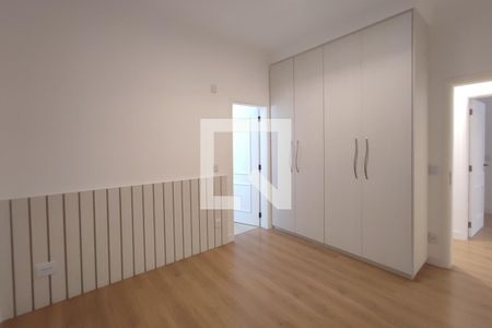 Casa de condomínio à venda com 360m², 5 quartos e 2 vagas Casa de condomínio à venda com 360m², 5 quartos e 2 vagasQuarto Suíte 3