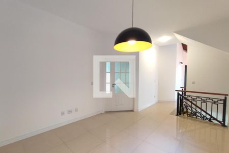 Casa de condomínio à venda com 360m², 5 quartos e 2 vagas Casa de condomínio à venda com 360m², 5 quartos e 2 vagasSala 2