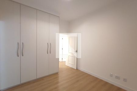 Casa de condomínio à venda com 360m², 5 quartos e 2 vagas Casa de condomínio à venda com 360m², 5 quartos e 2 vagasQuarto Suíte 3