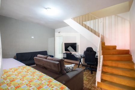 Casa à venda com 110m², 2 quartos e 2 vagas Casa à venda com 110m², 2 quartos e 2 vagasSala