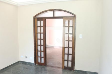 Sala de TV de casa à venda com 3 quartos, 205m² em Olímpico, São Caetano do Sul