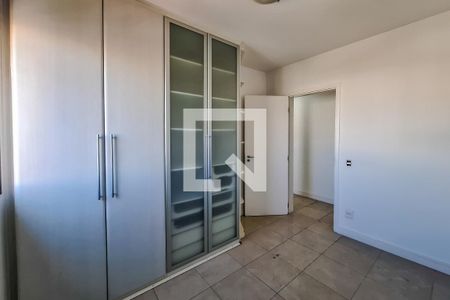 Apartamento à venda com 71m², 3 quartos e 2 vagasquarto 2
