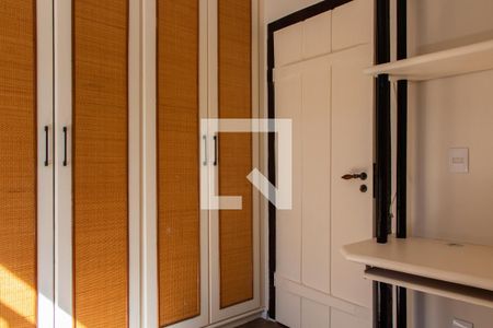 Casa de condomínio à venda com 293m², 3 quartos e 4 vagas Casa de condomínio à venda com 293m², 3 quartos e 4 vagasQUARTO 2