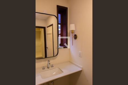 Casa de condomínio à venda com 293m², 3 quartos e 4 vagas Casa de condomínio à venda com 293m², 3 quartos e 4 vagasLAVABO DA SUITE