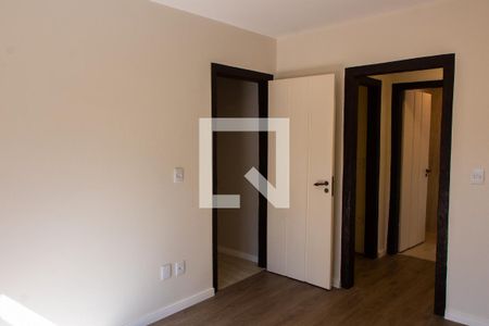 Casa de condomínio à venda com 293m², 3 quartos e 4 vagas Casa de condomínio à venda com 293m², 3 quartos e 4 vagasSUITE