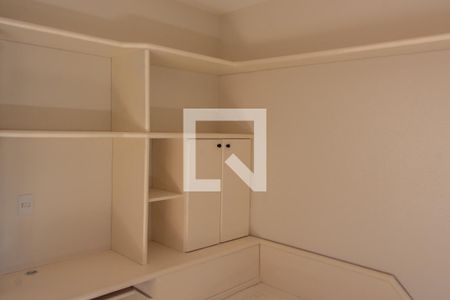 Casa de condomínio à venda com 293m², 3 quartos e 4 vagas Casa de condomínio à venda com 293m², 3 quartos e 4 vagasQUARTO 2