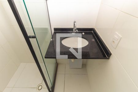 Banheiro  de apartamento à venda com 1 quarto, 28m² em Vila Dom Pedro I, São Paulo