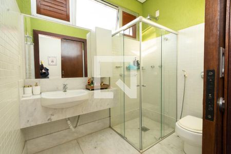 Casa à venda com 467m², 4 quartos e 14 vagasBanheiro da Suite 1