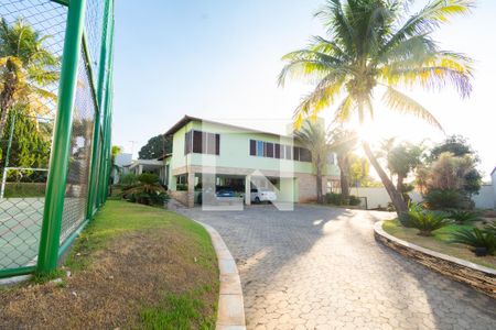 Casa à venda com 467m², 4 quartos e 14 vagasFachada Interna e Garagem